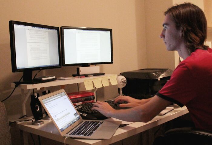 20 Useful Tips For People Looking For A New Job, As Shared By This Career Coach Online