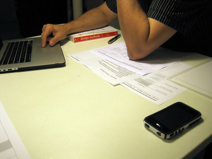 20 Useful Tips For People Looking For A New Job, As Shared By This Career Coach Online