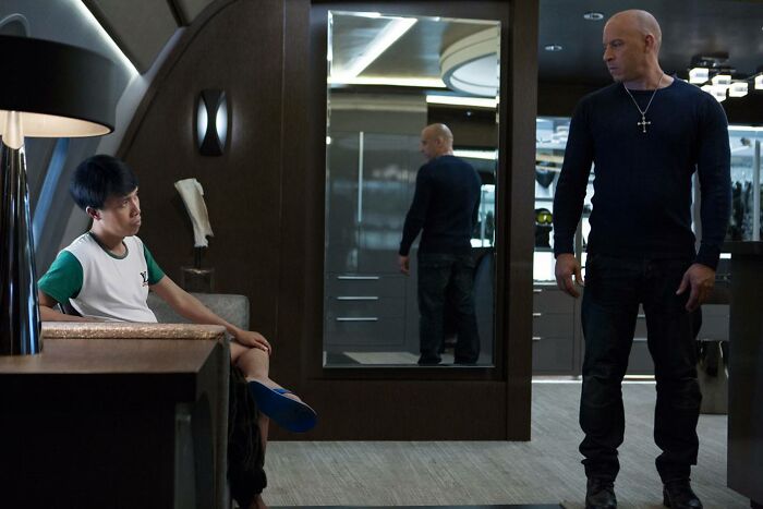 Guy Creates Funny And Silly Edits Of Him Hanging Out With Celebrities (78 Pics) Guy Creates Funny And Silly Edits Of Him Hanging Out With Celebrities (78 Pics)