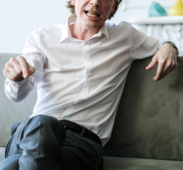 “What Do Men Do That They Think Is Okay But Is Actually Creepy?”: 40 Women Respond And The Answers Are Worrying “What Do Men Do That They Think Is Okay But Is Actually Creepy?”: 40 Women Respond And The Answers Are Worrying