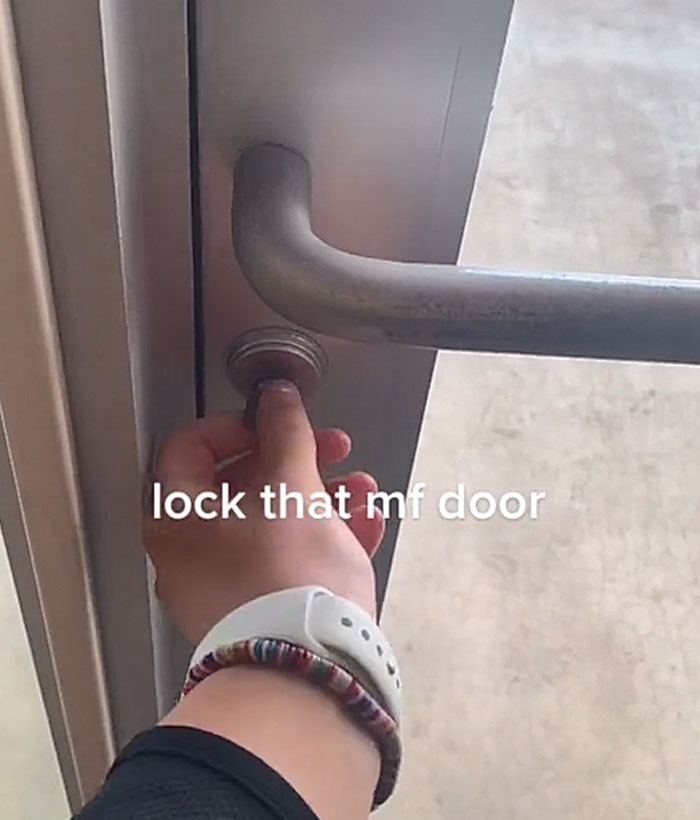 “I Don’t Work For Free”: Employee Posts How She Quit Her Toxic Job, Causes Internet Drama