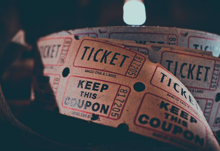 Retail Workers Share The Most Memorable Attempt By A Customer To Scam Their Business (35 Pics) Retail Workers Share The Most Memorable Attempt By A Customer To Scam Their Business (35 Pics)