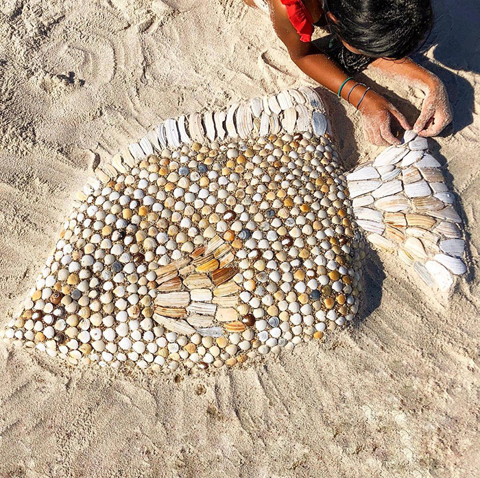 This Artist Creates Captivating Animal Portraits From Seashells Found At The Beach (30 Pics) This Artist Creates Captivating Animal Portraits From Seashells Found At The Beach (30 Pics)