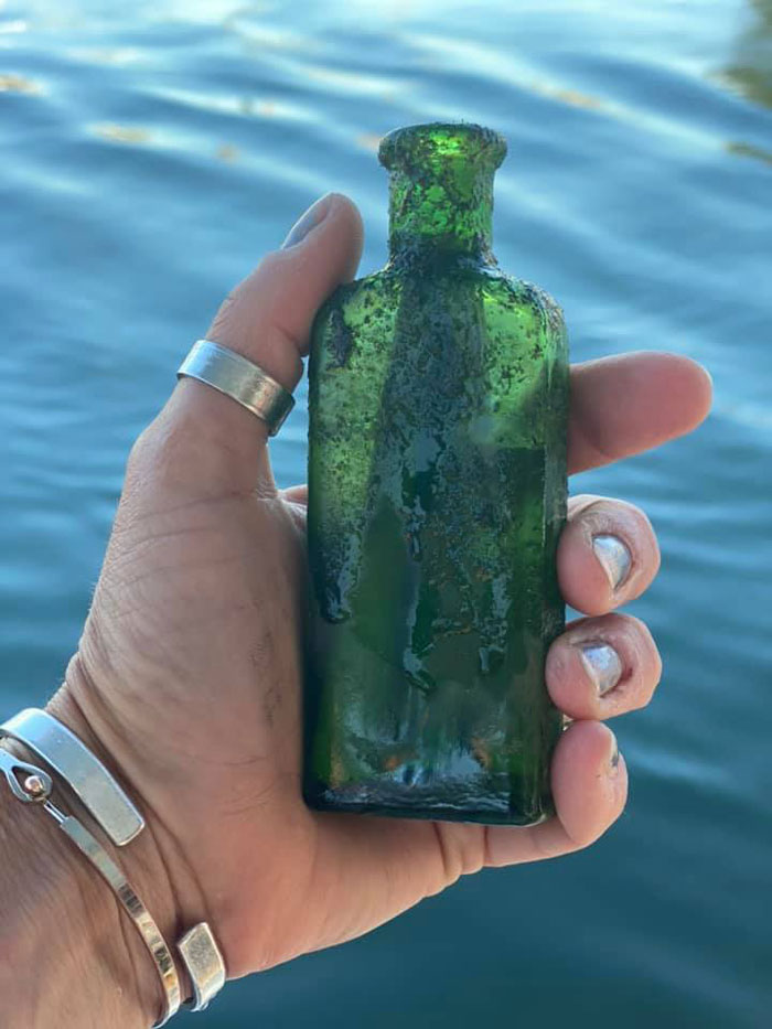 Woman Finds Sunken Message In Bottle From 1926 Addressed To One George Morrow, The Internet Helps Find Surviving Relatives