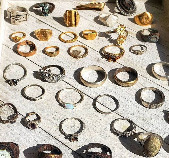 50 Times People Found The Most Unexpected Things (New Pics) 50 Times People Found The Most Unexpected Things (New Pics)