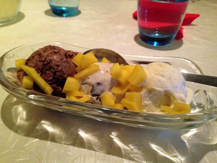 30 Business Decisions That Ended Up Hurting Companies, As Shared In This Online Group