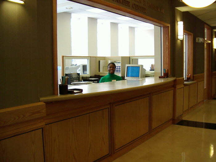 30 Business Decisions That Ended Up Hurting Companies, As Shared In This Online Group 30 Business Decisions That Ended Up Hurting Companies, As Shared In This Online Group