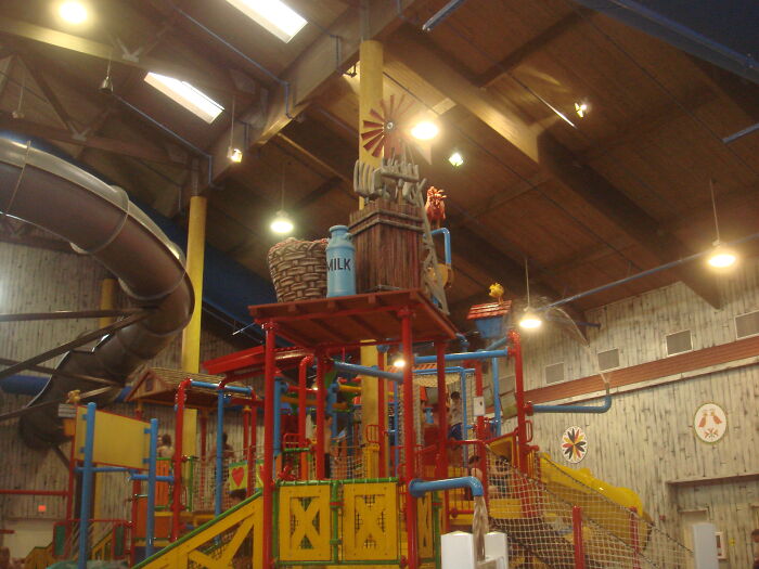 30 Business Decisions That Ended Up Hurting Companies, As Shared In This Online Group