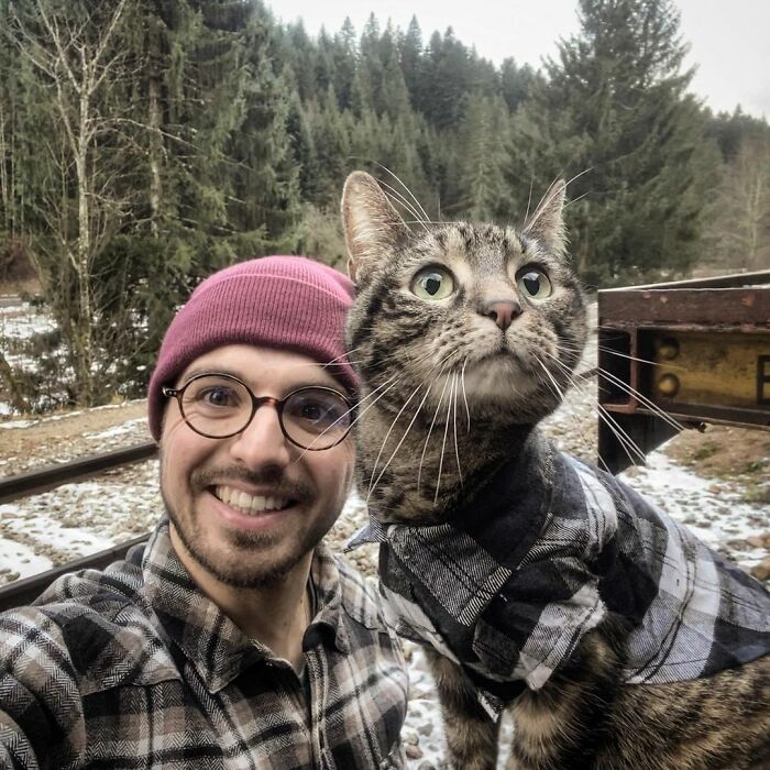 Owner Brings His Cat Everywhere And They Go On All Kinds Of Crazy Adventures Together (30 Pics)