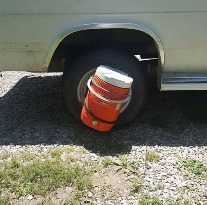 50 Times People Thought Of Stupid Solutions That Actually Work And It Ended Up Being Posted On ‘Redneck Engineering’ (New Pics) 50 Times People Thought Of Stupid Solutions That Actually Work And It Ended Up Being Posted On ‘Redneck Engineering’ (New Pics)