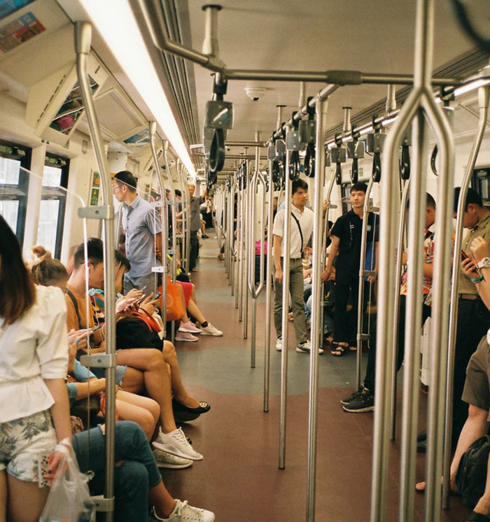 35 Spot-On Answers To “What Do People Think Makes Them Look Cool, But Actually Makes Them Look Like A Douchebag?“, As Shared In This Online Group 35 Spot-On Answers To “What Do People Think Makes Them Look Cool, But Actually Makes Them Look Like A Douchebag?“, As Shared In This Online Group