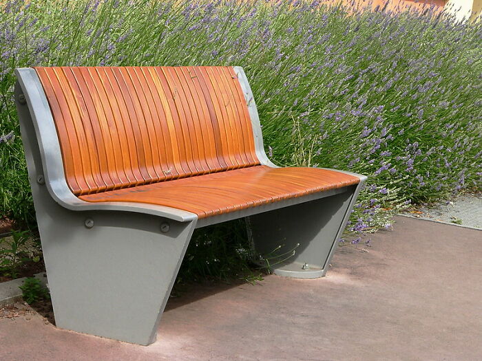 35 Spot-On Answers To “What Do People Think Makes Them Look Cool, But Actually Makes Them Look Like A Douchebag?“, As Shared In This Online Group 35 Spot-On Answers To “What Do People Think Makes Them Look Cool, But Actually Makes Them Look Like A Douchebag?“, As Shared In This Online Group