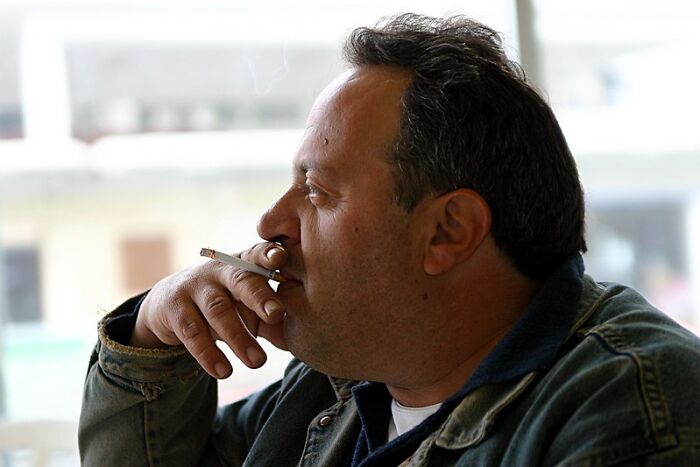 35 Spot-On Answers To “What Do People Think Makes Them Look Cool, But Actually Makes Them Look Like A Douchebag?“, As Shared In This Online Group 35 Spot-On Answers To “What Do People Think Makes Them Look Cool, But Actually Makes Them Look Like A Douchebag?“, As Shared In This Online Group