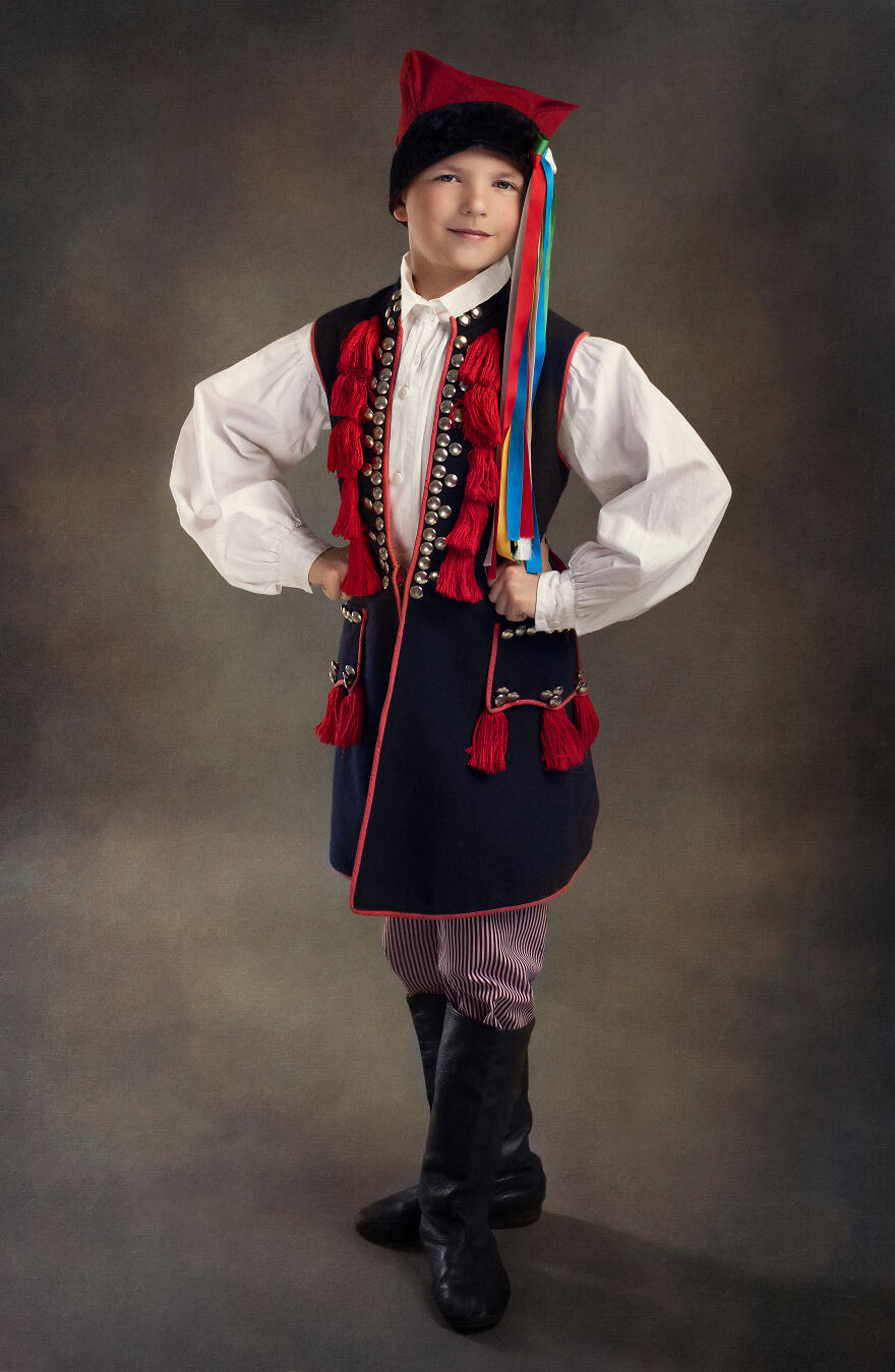 I Capture Beautiful Polish Folklore Costumes In A Painting-Like Style I Capture Beautiful Polish Folklore Costumes In A Painting-Like Style