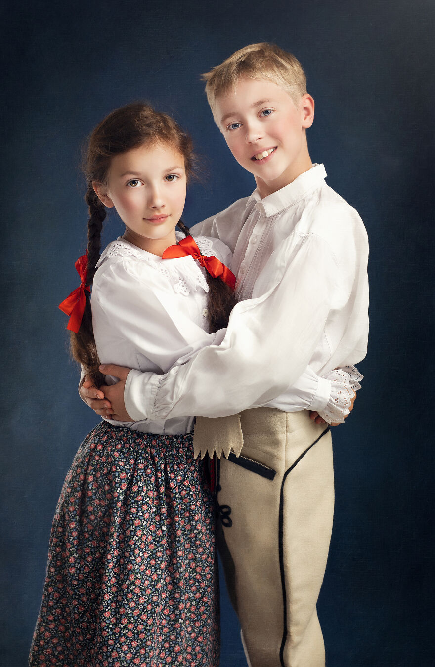 I Capture Beautiful Polish Folklore Costumes In A Painting-Like Style I Capture Beautiful Polish Folklore Costumes In A Painting-Like Style