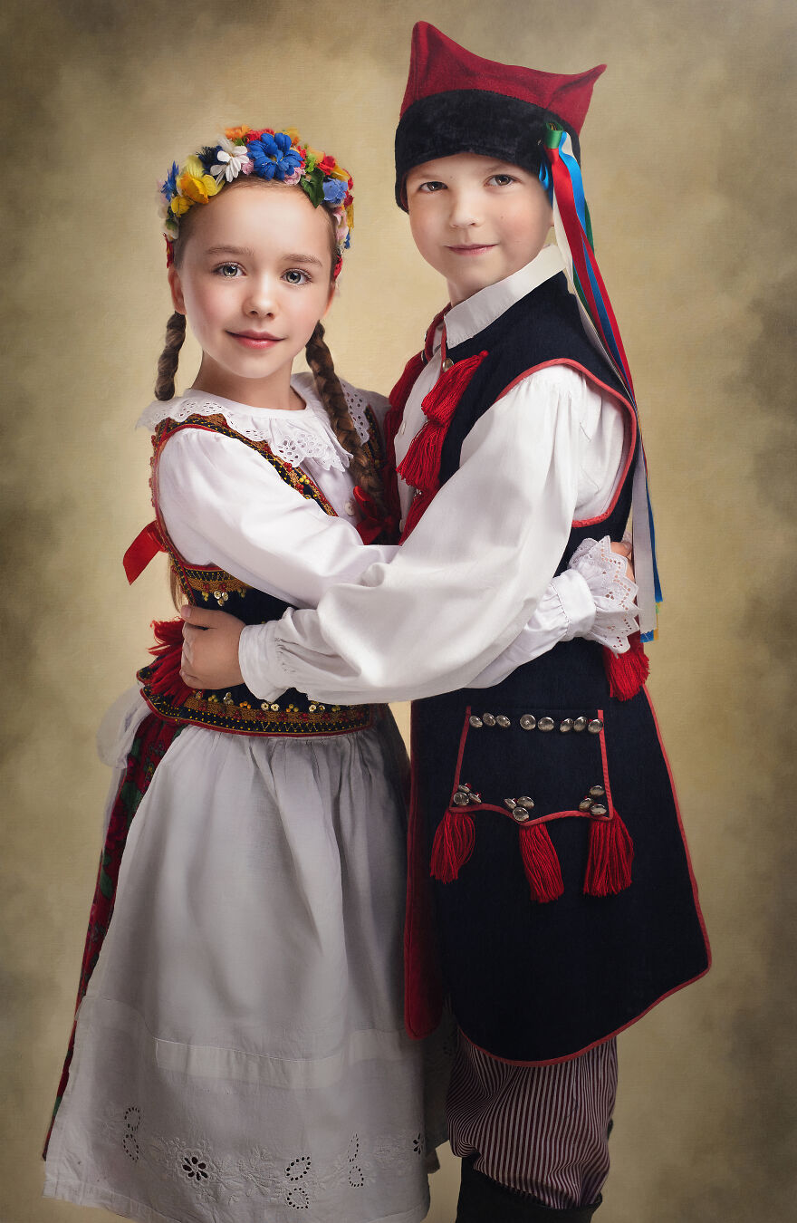 I Capture Beautiful Polish Folklore Costumes In A Painting-Like Style I Capture Beautiful Polish Folklore Costumes In A Painting-Like Style