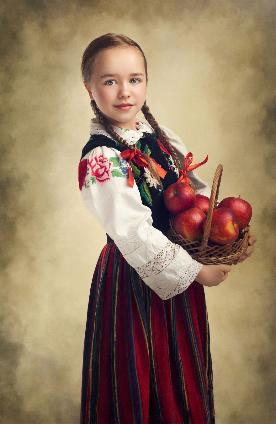 I Capture Beautiful Polish Folklore Costumes In A Painting-Like Style I Capture Beautiful Polish Folklore Costumes In A Painting-Like Style