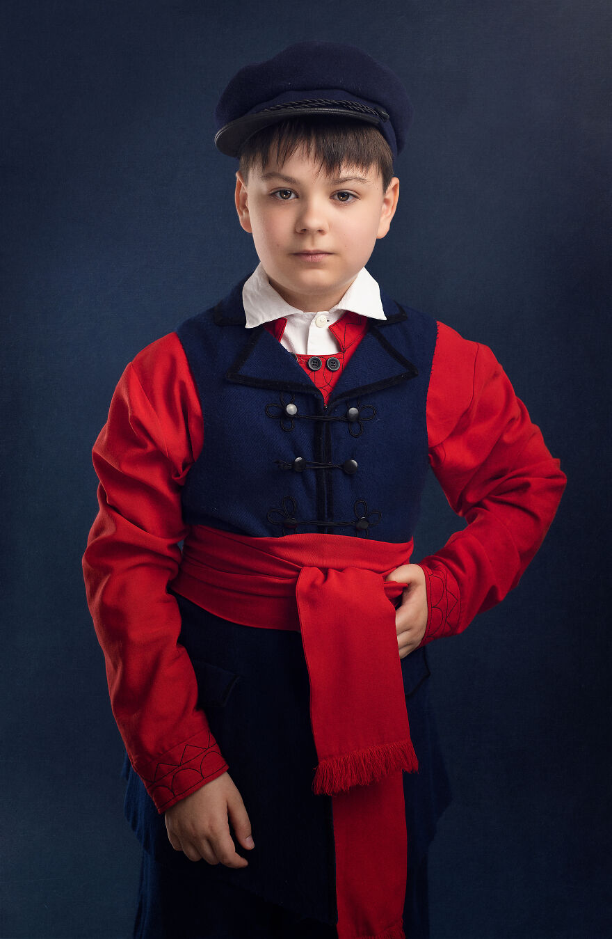 I Capture Beautiful Polish Folklore Costumes In A Painting-Like Style I Capture Beautiful Polish Folklore Costumes In A Painting-Like Style