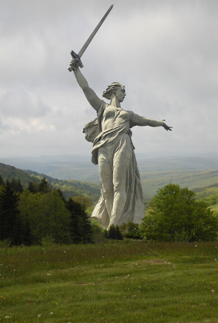 DesignCrowd Challenged Their Community To Change The Location Of Historic Monuments, Here Are 30 Of The Best Submissions DesignCrowd Challenged Their Community To Change The Location Of Historic Monuments, Here Are 30 Of The Best Submissions