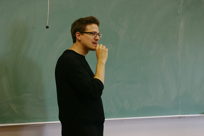 People Online Break Down 25 Subtle Signs That Someone Is Actually Really Intelligent