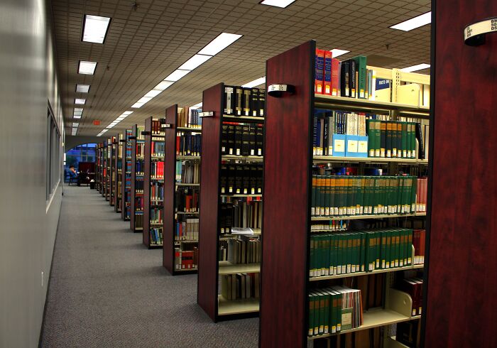 People Online Break Down 25 Subtle Signs That Someone Is Actually Really Intelligent