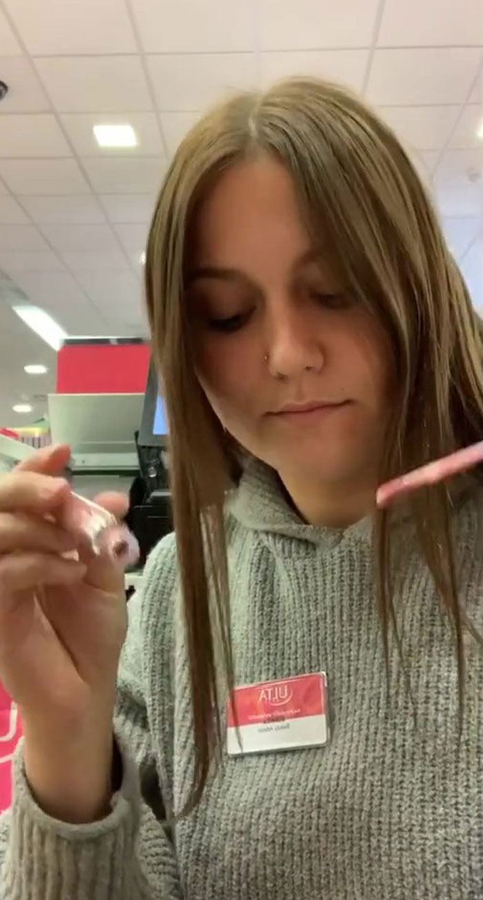 “This Is What We Do At Ulta”: Ulta Beauty Employee Shares Company’s Policy For Returned Items, Which Is Destroying Them “This Is What We Do At Ulta”: Ulta Beauty Employee Shares Company’s Policy For Returned Items, Which Is Destroying Them