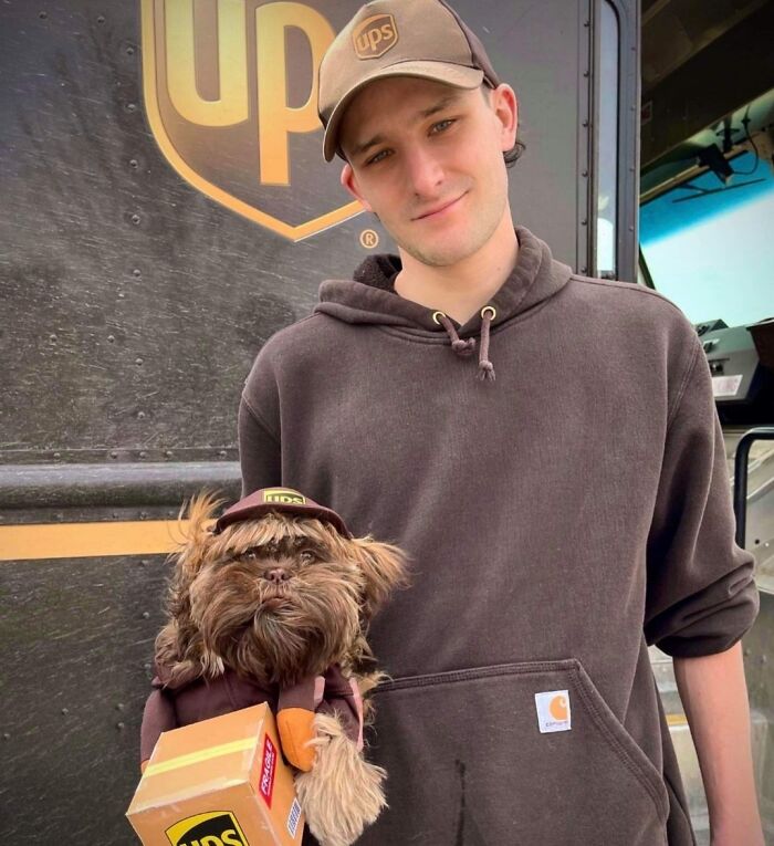 Turns Out, UPS Drivers Have A Facebook Group About Dogs They Meet On Their Routes, And It Will Make Your Day (30 New Pics) Turns Out, UPS Drivers Have A Facebook Group About Dogs They Meet On Their Routes, And It Will Make Your Day (30 New Pics)