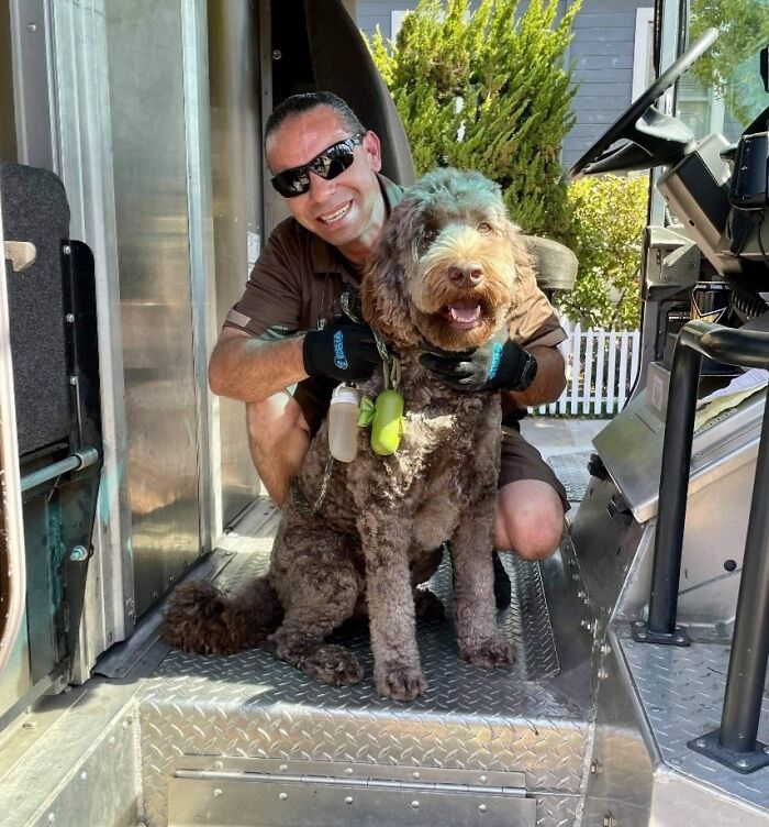 Turns Out, UPS Drivers Have A Facebook Group About Dogs They Meet On Their Routes, And It Will Make Your Day (30 New Pics) Turns Out, UPS Drivers Have A Facebook Group About Dogs They Meet On Their Routes, And It Will Make Your Day (30 New Pics)