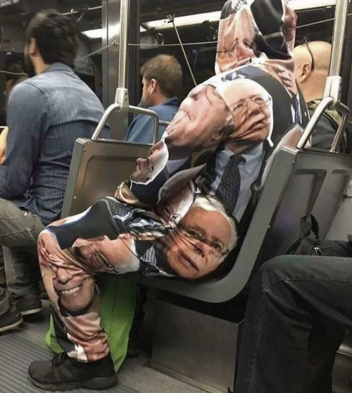 50 Times People Spotted Such Strange Things On The Subway, They Had To Take A Photo (New Pics) 50 Times People Spotted Such Strange Things On The Subway, They Had To Take A Photo (New Pics)