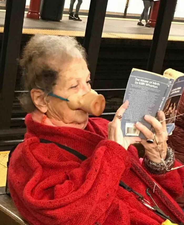 50 Times People Spotted Such Strange Things On The Subway, They Had To Take A Photo (New Pics) 50 Times People Spotted Such Strange Things On The Subway, They Had To Take A Photo (New Pics)