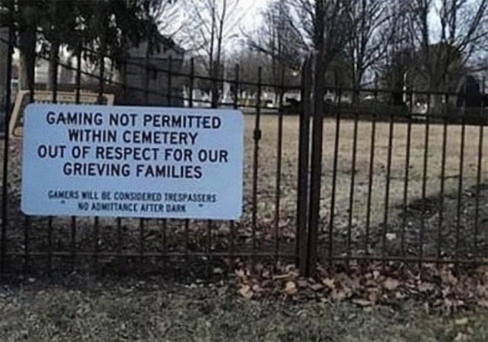 50 Signs That Only Exist Because Some People Are Beyond Terrible 50 Signs That Only Exist Because Some People Are Beyond Terrible