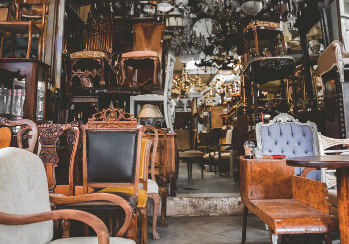 People Who Grew Up Poor Share The Subtle Signs That Show A Person Is Rich (30 Answers)