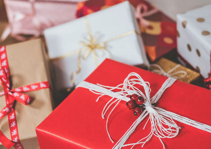 People Who Grew Up Poor Share The Subtle Signs That Show A Person Is Rich (30 Answers)