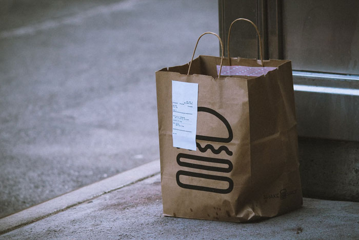 People Who Grew Up Poor Share The Subtle Signs That Show A Person Is Rich (30 Answers)