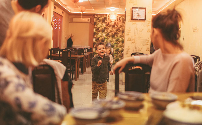 Woman Rebukes An Annoying Child For Touching Her Stuff At A Restaurant, Gets Confronted By His Mother Woman Rebukes An Annoying Child For Touching Her Stuff At A Restaurant, Gets Confronted By His Mother
