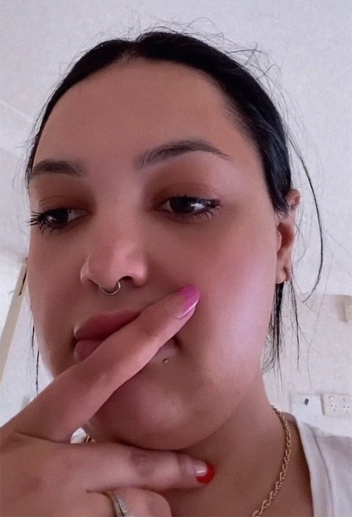 “Our Packaging Can Be Seen In The Background:” Small Business Owner Exposes Lying Customer “Our Packaging Can Be Seen In The Background:” Small Business Owner Exposes Lying Customer