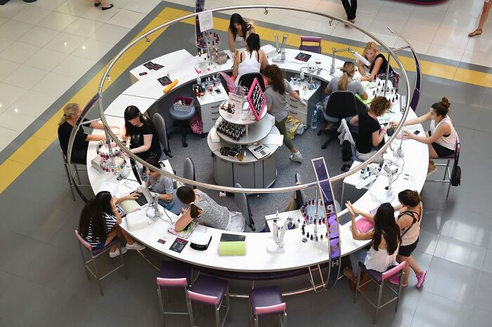 Woman Shares What Workplace Perks Millennials Would Give Up In Exchange For These 8 Benefits Woman Shares What Workplace Perks Millennials Would Give Up In Exchange For These 8 Benefits