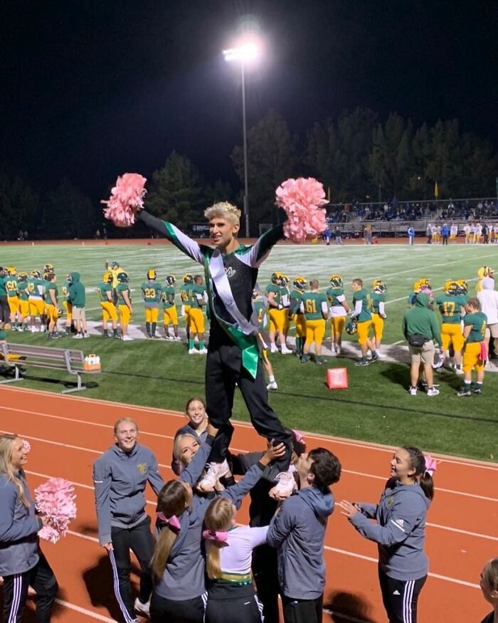 Meet Zachary Willmore, The First-Ever Boy Who Became The Homecoming Queen Meet Zachary Willmore, The First-Ever Boy Who Became The Homecoming Queen