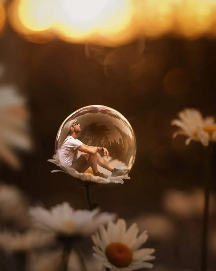 This Canadian Photographer Creates Amazing Miniature Images Of Himself (58 Pics) This Canadian Photographer Creates Amazing Miniature Images Of Himself (58 Pics)