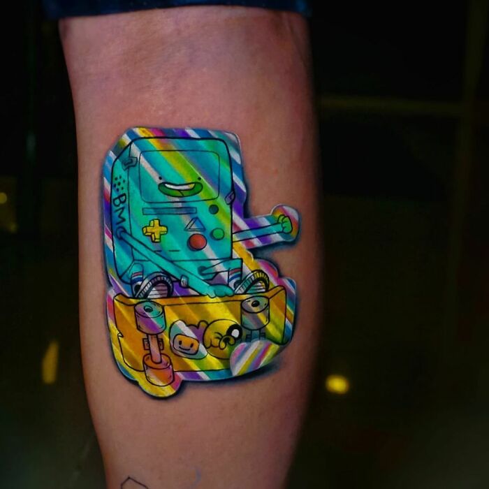 This Brazilian Artist Created 15 Tattoos That Look Like Holographic Stickers This Brazilian Artist Created 15 Tattoos That Look Like Holographic Stickers