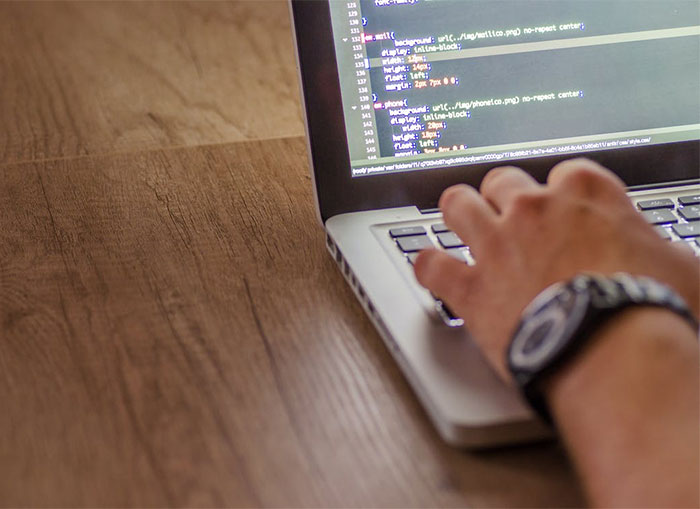 30 People Are Sharing The Ugly Side Of “Pretty Privilege” 30 People Are Sharing The Ugly Side Of “Pretty Privilege”