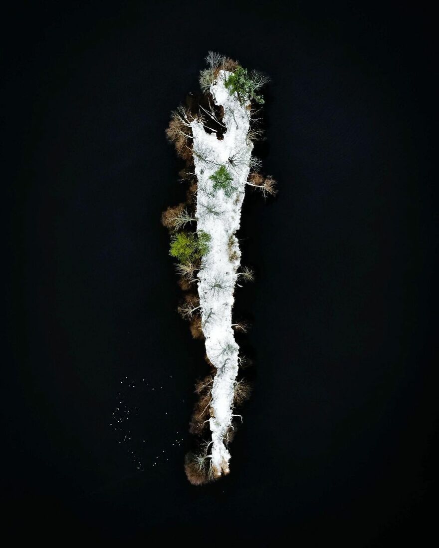 Here’s How Arctic Islands Look Through All 4 Seasons, As Captured By “The Aurora Hunter” Here’s How Arctic Islands Look Through All 4 Seasons, As Captured By “The Aurora Hunter”