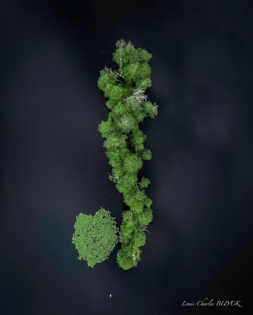Here’s How Arctic Islands Look Through All 4 Seasons, As Captured By “The Aurora Hunter” Here’s How Arctic Islands Look Through All 4 Seasons, As Captured By “The Aurora Hunter”