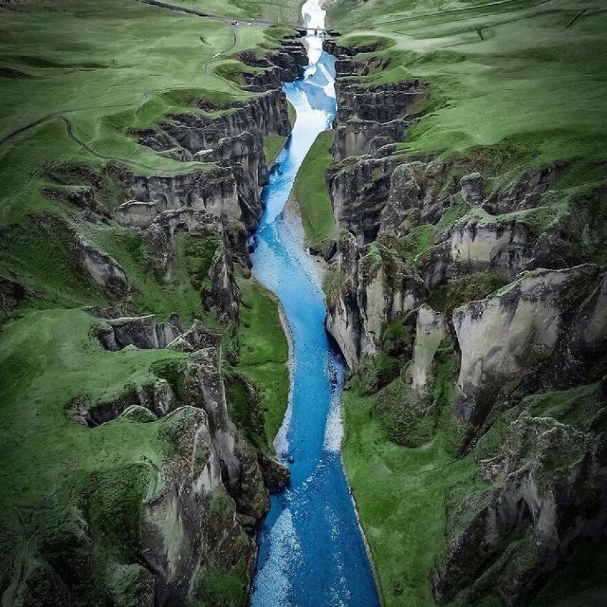 Here’s How Arctic Islands Look Through All 4 Seasons, As Captured By “The Aurora Hunter” Here’s How Arctic Islands Look Through All 4 Seasons, As Captured By “The Aurora Hunter”