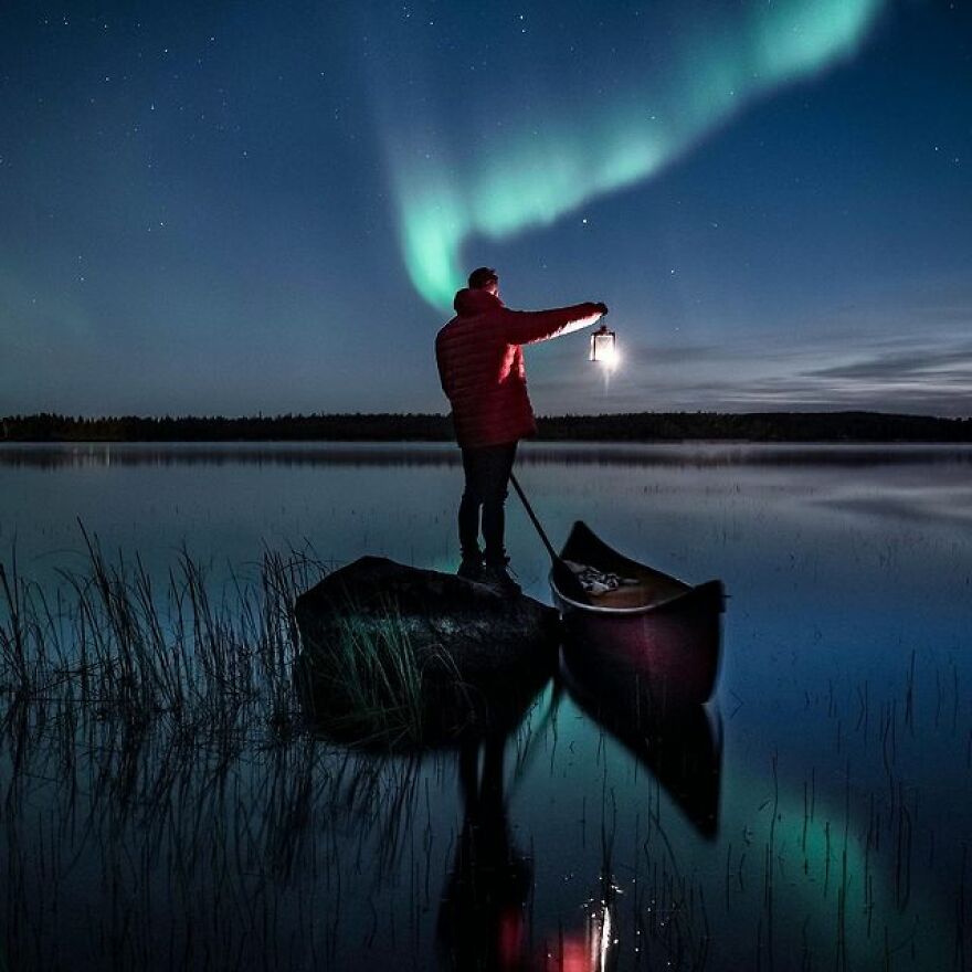 Here’s How Arctic Islands Look Through All 4 Seasons, As Captured By “The Aurora Hunter” Here’s How Arctic Islands Look Through All 4 Seasons, As Captured By “The Aurora Hunter”