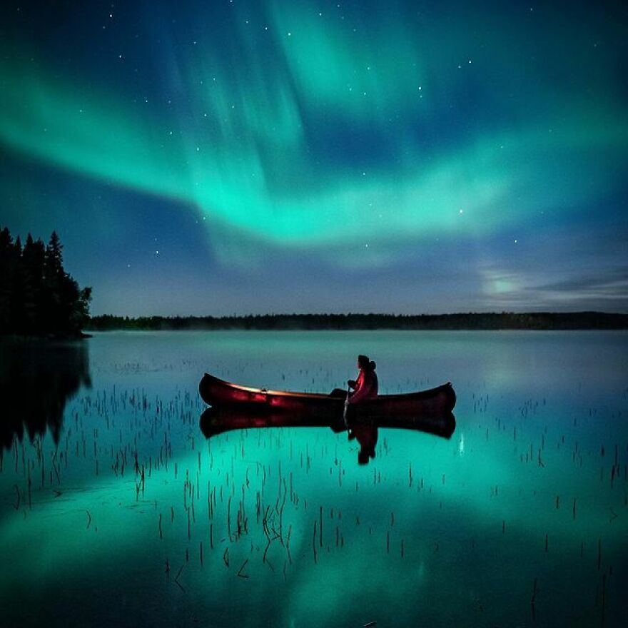 Here’s How Arctic Islands Look Through All 4 Seasons, As Captured By “The Aurora Hunter” Here’s How Arctic Islands Look Through All 4 Seasons, As Captured By “The Aurora Hunter”