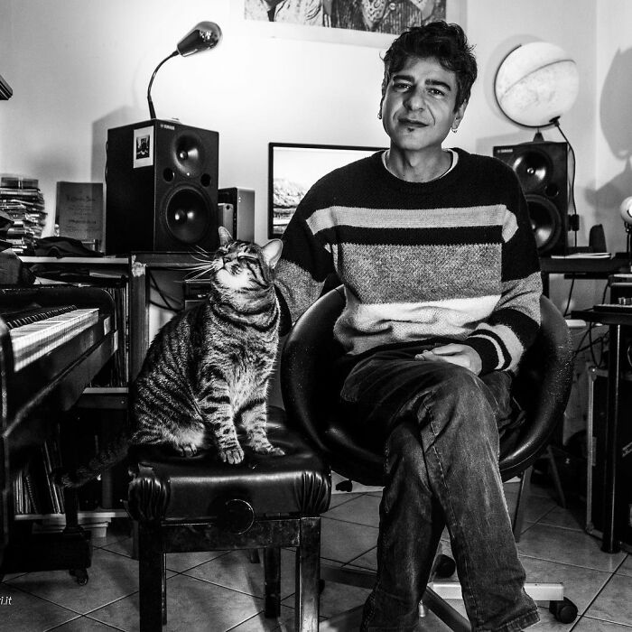 Catisfaction: I Captured These 34 Beautiful Moments Of Happy Cats (New Pics) Catisfaction: I Captured These 34 Beautiful Moments Of Happy Cats (New Pics)