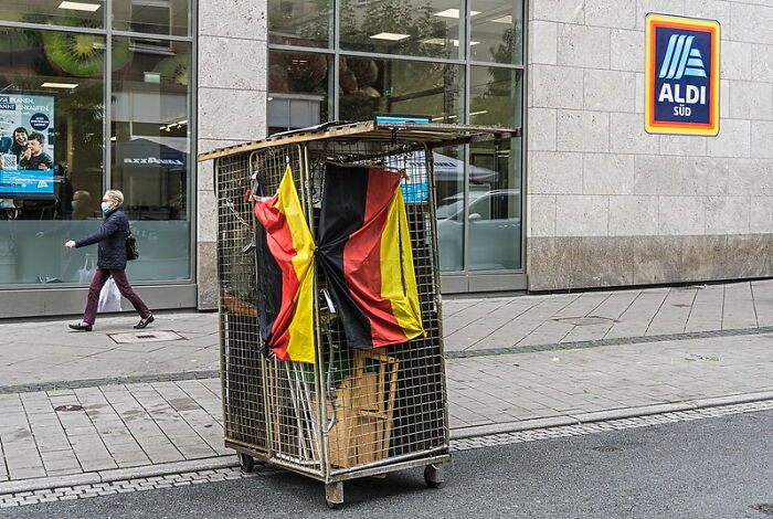 30 Of The Weirdest And The Most Disturbing Facts From Known History, Shared By People In This Online Group 30 Of The Weirdest And The Most Disturbing Facts From Known History, Shared By People In This Online Group