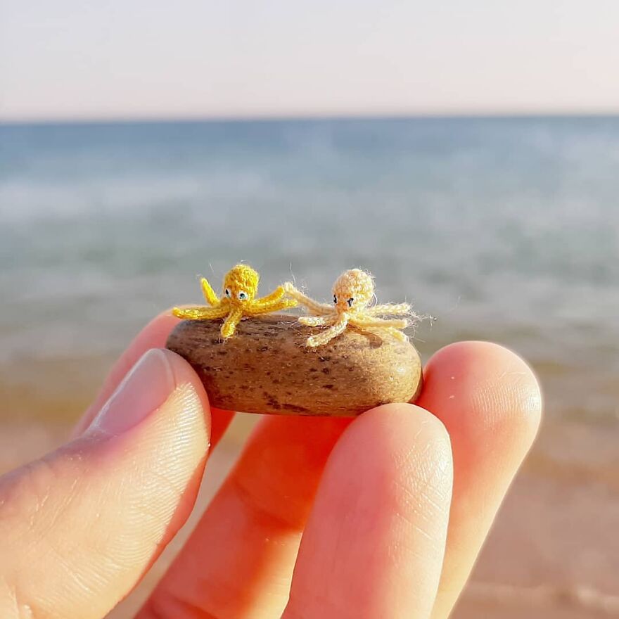 This Artist Started Micro Crocheting As An Experiment, And Now She Creates Tiny Animals And Plants Using Needle And Thread (70 Pics) This Artist Started Micro Crocheting As An Experiment, And Now She Creates Tiny Animals And Plants Using Needle And Thread (70 Pics)