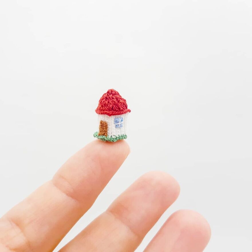 This Artist Started Micro Crocheting As An Experiment, And Now She Creates Tiny Animals And Plants Using Needle And Thread (70 Pics) This Artist Started Micro Crocheting As An Experiment, And Now She Creates Tiny Animals And Plants Using Needle And Thread (70 Pics)